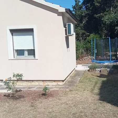 Seaside House For Families With Children - Diklo, - 20962 Tatil Evi