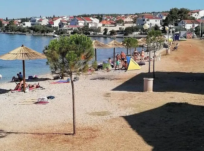 Seaside House For Families With Children - Diklo, - 20962 * ザダル